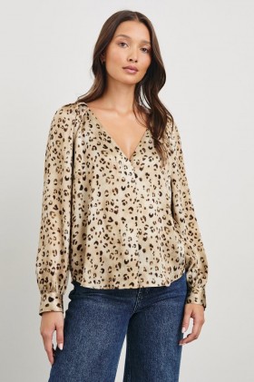  Blusa feminina Sandra com estampa de leopardo champanhe | Rails Tops