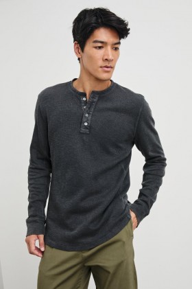  Maglietta Henley Soto da uomo nera lavata | T-shirt e polo Rails
