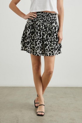  تنورة أديسون نسائية بلون الأبنوس | تنانير ريلز